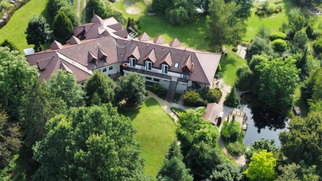 Ivanek Guest House Zvíkovské Podhradí Екстериор снимка