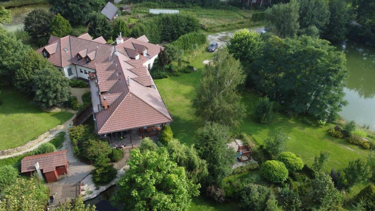 Ivanek Guest House Zvíkovské Podhradí Екстериор снимка