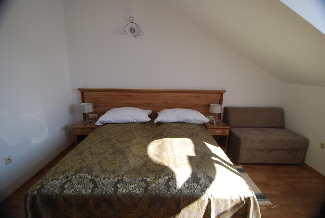 Ivanek Guest House Zvíkovské Podhradí Екстериор снимка
